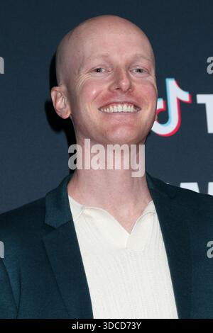 18 décembre 2025, Los Angeles, CA, USA : LOS ANGELES - DEC 18 : Charlie Engelman aux TikTok Awards au Hollywood palladium le 18 décembre 2025 à Los Angeles, CA (crédit image : © Kay Blake/ZUMA Press Wire) USAGE ÉDITORIAL SEULEMENT ! Non destiné à UN USAGE commercial ! Banque D'Images