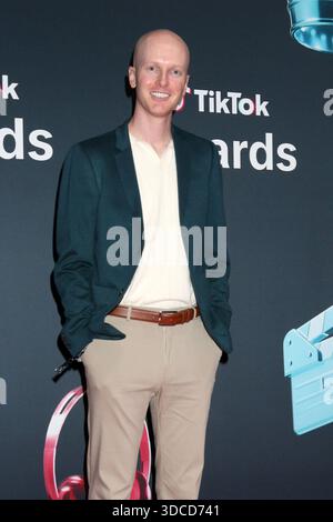 18 décembre 2025, Los Angeles, CA, USA : LOS ANGELES - DEC 18 : Charlie Engelman aux TikTok Awards au Hollywood palladium le 18 décembre 2025 à Los Angeles, CA (crédit image : © Kay Blake/ZUMA Press Wire) USAGE ÉDITORIAL SEULEMENT ! Non destiné à UN USAGE commercial ! Banque D'Images