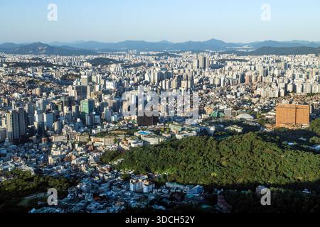 Séoul : vue panoramique depuis le sommet de la Tour N Séoul. Corée du Sud. Banque D'Images