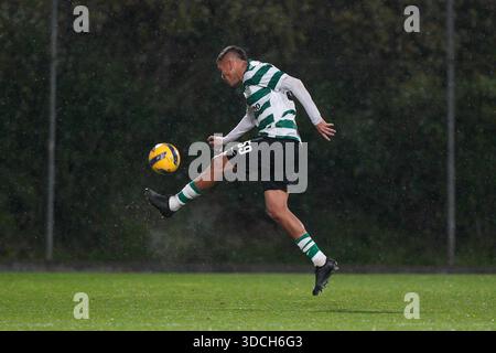 Seixal, Portugal. 22 décembre 2025. Lisbonne, 22/12/25 - Benfica B a accueilli Sporting B au campus de Benfica dans un match pour la 15e manche de Liga Portugal Meu Super 2025/26. Kaua Pinto de Sporting CP crédit : Atlantico presse Lda/Alamy Live News Banque D'Images