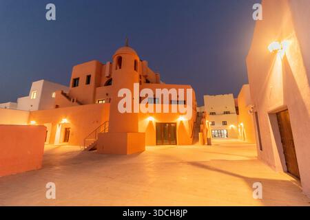 Vue en soirée du district de Mina à Doha, Qatar Banque D'Images