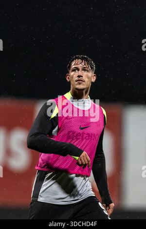 Seixal, Lisbonne, Portugal. 22 décembre 2025. Rafael Nel regarde avant le match Liga Portugal Meu Super entre SL Benfica B et Sporting CP B au campus Benfica le 22 décembre 2025 à Lisbonne, Portugal. (Crédit image : © Davide Puglisi/ZUMA Press Wire) USAGE ÉDITORIAL SEULEMENT ! Non destiné à UN USAGE commercial ! Banque D'Images