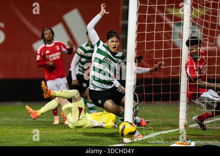Seixal, Lisbonne, Portugal. 22 décembre 2025. Bruno Ramos réagit après avoir raté un but lors du Liga Portugal Meu Super match entre SL Benfica B et Sporting CP B au campus de Benfica le 22 décembre 2025 à Lisbonne, Portugal. (Crédit image : © Davide Puglisi/ZUMA Press Wire) USAGE ÉDITORIAL SEULEMENT ! Non destiné à UN USAGE commercial ! Banque D'Images