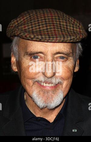 29 mai 2010 New York, NY - Dennis Hopper. Dennis Hopper décède à l'âge de 74 ans d'un cancer de la prostate. Dennis Hopper est mort samedi à son domicile dans la communauté de Los Angeles Beach à Venise. 5 octobre 2009 - New York, NY - Dennis Hopper. 2009 Americans for the Arts National Art Awards et GAL organisés à Cipriani 42nd Street. Fichier photo. Crédit photo : Paul Zimmerman/AdMedia Banque D'Images