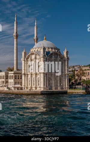 Mosquée Ortaköy ou Büyük Mecidiye Camii, Grande Mosquée Sultan Abdulmejid à Beşiktaş, Istanbul, Türkiye Banque D'Images