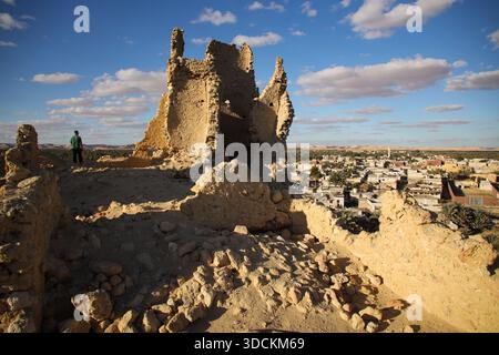 Une vue générale du Temple de l'Oracle à Siwa, en Égypte, le 12 décembre 2025, montre un ancien site oracle dédié au Dieu Amon-Rê, réputé dans l'antiquité pour ses prophéties et pour son rôle central dans le voyage d'Alexandre le Grand pour affirmer son statut divin. (Photo de Doaa Adel/NurPhoto) Banque D'Images