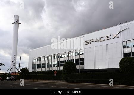 Vue extérieure du siège social de SpaceX situé au 1 Rocket Road, Hawthorne (Comté de LA), Californie Banque D'Images