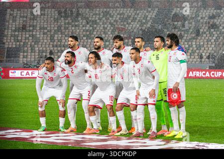 Rabat, Maroc. 23 décembre 2025. L'équipe de Tunisie de football pose pour une photo d'équipe lors de la Coupe d'Afrique des Nations (CAN) 2025 Groupe C match de football entre la Tunisie et l'Ouganda au stade olympique de Rabat à Rabat, Maroc, le 23 décembre 2025. (Photo de Andrew SURMA/Sipa USA) crédit : Sipa USA/Alamy Live News Banque D'Images