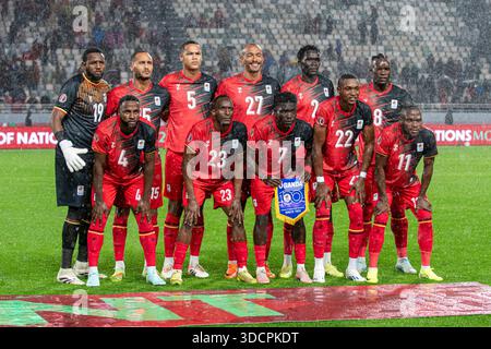 Rabat, Maroc. 23 décembre 2025. L'équipe nationale de football de l'Ouganda pose pour une photo d'équipe lors de la Coupe d'Afrique des Nations (CAN) 2025 Groupe C match de football entre la Tunisie et l'Ouganda au stade olympique de Rabat à Rabat, Maroc, le 23 décembre 2025. (Photo de Andrew SURMA/Sipa USA) crédit : Sipa USA/Alamy Live News Banque D'Images