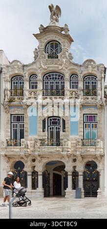 Aveiro, Portugal - 14 juin 2025 : le musée Aveiro présente une architecture Art Nouveau époustouflante avec des designs complexes et des couleurs vibrantes reflétant le cultur Banque D'Images