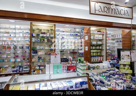 Puebla Mexique, centre historique Centro Historico, Sanborns Puebla Centro restaurant, pharmacie étagères intérieures médicaments produits de santé détail STO Banque D'Images