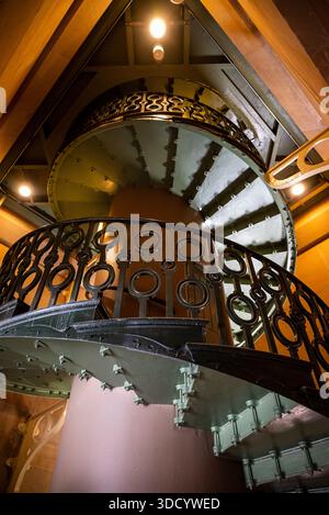 Escalier de la tour d'horloge du Fullerton Hotel Sydney, situé dans l'ancien bureau de poste général (GPO), Sydney, NSW, Australie Banque D'Images