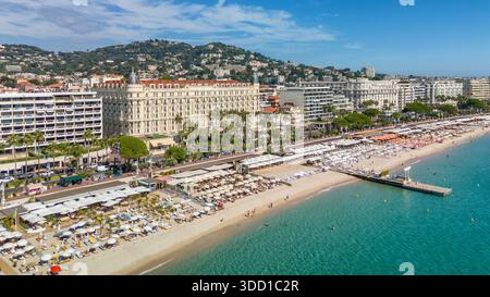 Vue aérienne de la belle plage de Cannes, France Banque D'Images