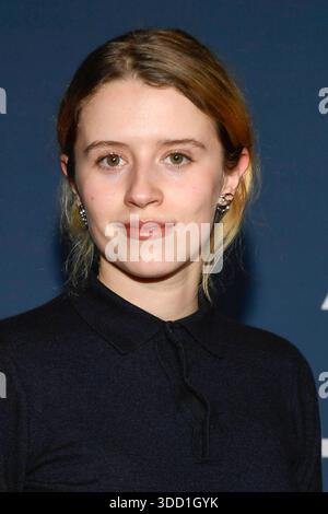ABBberlin : Katharina Stark Schauspielerin zu Gast auf dem roten Teppich BEI der Festival Eroeffnung DANS LE MONDE ENTIER EN 14 FILMS im Cinestar Kino in der Kulturbrauerei Berlin AM 28.11.2025 Berlin Deutschland *** ABBberlin Katharina Stark actrice sur le tapis rouge au festival ouverture DANS le MONDE ENTIER EN 14 FILMS au Cinestar Kino in der Kulturbrauerei Berlin le 28 11 2025 Berlin Allemagne Banque D'Images