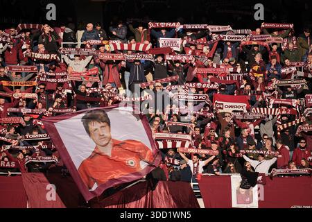 Torino, Italie. 27 décembre 2025. Les supporters du torino fc lors du match de Serie A entre Torino et Cagliari au Stadio Olimpico Grande Torino à Turin, au nord-ouest de l'Italie - samedi 27 décembre 2025. Sport - Soccer . (Photo de Marco Alpozzi/Lapresse) crédit : LaPresse/Alamy Live News Banque D'Images