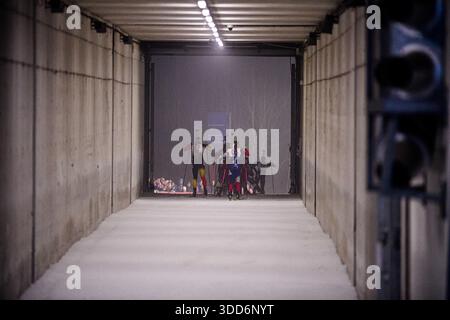 GELSENKIRCHEN, ALLEMAGNE - 28 DÉCEMBRE 2025 : - Biathlon World Team Challenge 2025 Auf Schalke à Veltins Arena. Banque D'Images