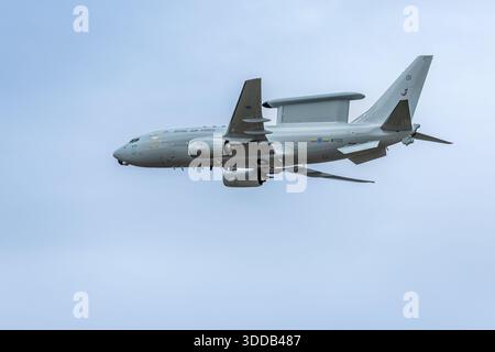 Royal Air Force - Boeing E-7 Wedgetail aéroporté au Royal International Air Tattoo 2025. Banque D'Images
