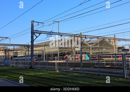 Quais et arrière de la gare de Tours France décembre 2025 Banque D'Images