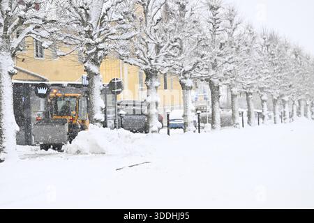 Enköping 20260101 Storm Anna a emménagé à Enköping le jour de l'an avec de fortes chutes de neige.photo : Fredrik Sandberg/TT/Code 10080 ce texte est traduit automatiquement crédit : TT News Agency/Alamy Live News Banque D'Images