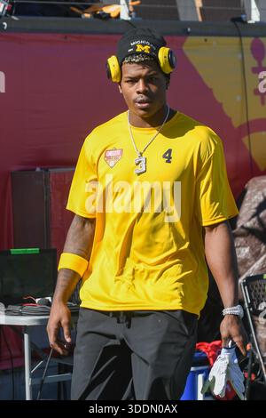 ÉTATS-UNIS. 31 décembre 2025. ORLANDO, FLORIDE - DÉCEMBRE 31 : Andrew Marsh #3 des Michigan Wolverines est vu sur la touche avant le Cheez-It Citrus Bowl 2025 contre les Texas Longhorns au Camping World Stadium le 31 décembre 2025 à Orlando, en Floride. (Photo de Aaron J. Thornton/Sipa USA) crédit : Sipa USA/Alamy Live News Banque D'Images