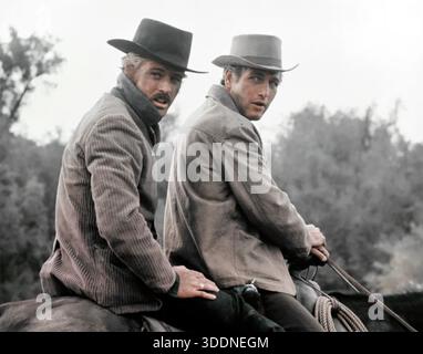 BUTCH CASSIDY ET LE SUNDANCE KID 1969 20th Century-Fox film avec Robert Redford à gauche dans le rôle du Sundance Kid et Paul Newman dans le rôle de Butch Cassidy Banque D'Images