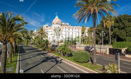 Vue de dessus de l'incroyable promenade des Anglais à Nice, France. Banque D'Images