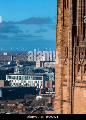 Vue aérienne au lever du soleil sur la cathédrale de Liverpool et le Royal Liver Building Banque D'Images
