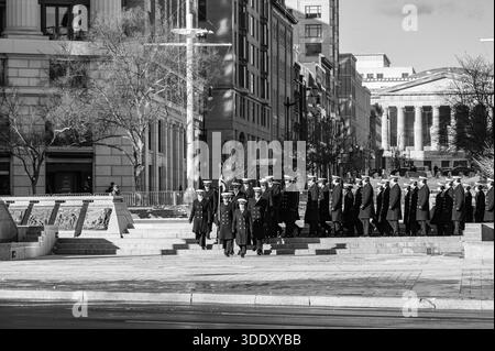 Les membres de la garde de cérémonie de l'US Navy répètent pour les funérailles d'État du président Jimmy carter à Washington, DC, janvier 2025 Banque D'Images
