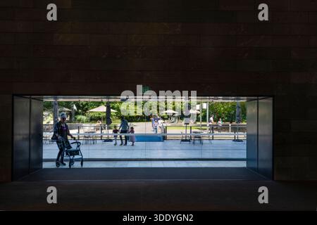 Du Grand Hall au jardin de la National Gallery of Victoria (NGV) à Melbourne, en Australie Banque D'Images