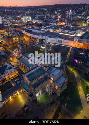 Vue aérienne de la cathédrale de Blackburn au coucher du soleil. Blackburn, Lancashire, Royaume-Uni Banque D'Images