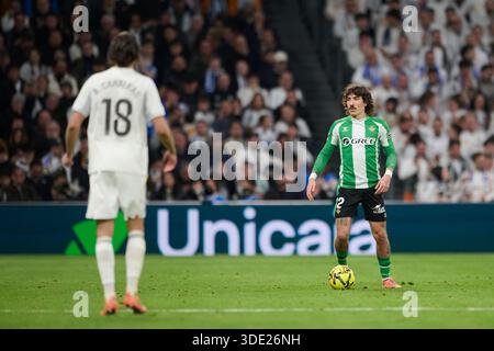Madrid, Espagne. 04 janvier 2026. MADRID, ESPAGNE - 4 JANVIER : Hector Bellerin du Real Betisa lors du match LaLiga EA Sports entre le Real Madrid et le Real Betis au stade Santiago Bernabeu le 4 janvier 2026 à Madrid, Espagne. (Photo de Francisco Macia/photo Players images/Magara Press) crédit : Magara Press SL/Alamy Live News Banque D'Images
