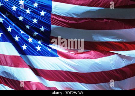 Washington, DC, États-Unis. 4 janvier 2026. Le drapeau américain sur la Maison Blanche à Washington, DC, USA, le dimanche 4 janvier, 2026. crédit : Aaron Schwartz/Pool via CNP/dpa/Alamy Live News Banque D'Images