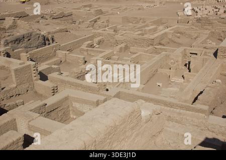 Ruines du temple de Satet sur l'île Éléphantine Banque D'Images