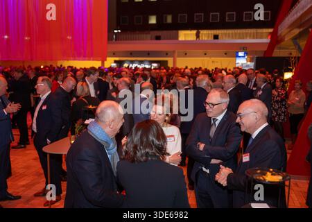 Bruxelles, Belgique. 05 janvier 2026. Le ministre-président flamand Matthias Diependaele (2R) est photographié lors de la réception de nouvel an de VOKA (Vlaams Netwerk van ondernemingen, réseau flamand d'entreprises), lundi 05 janvier 2026 à Bruxelles. BELGA PHOTO JONAS ROOSENS crédit : Belga News Agency/Alamy Live News Banque D'Images