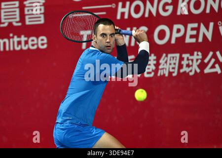 Laslo Djere, joueur de tennis serbe, lors d'un match à l'Open de tennis de Hong Kong (ATP250) le 6 janvier 2026 à Hong Kong. (Photo de Kobe Li/Nexpher images) Banque D'Images