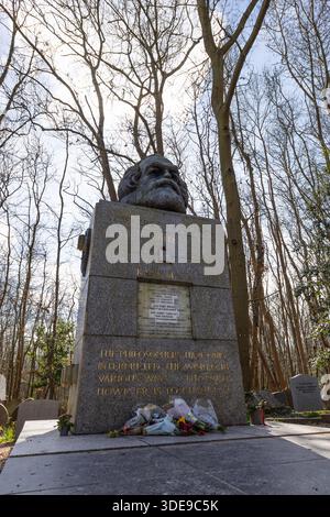 Karl Marx grave Monument cimetière Highgate. Londres, Royaume-Uni, 3 mars 2024 Banque D'Images