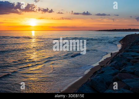 Coucher de soleil sur la plage de la parée à Bretignolles-sur-mer Banque D'Images