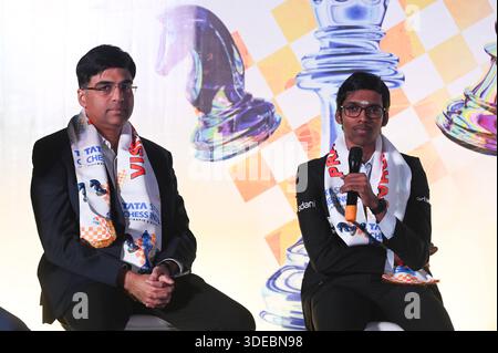 KOLKATA, INDE - 6 JANVIER : L'ancien grand maître indien Viswanathan Anand, cinq fois champion du monde, participe au tournoi TATA Steel Chess India après 6 longues années avec le grand maître indien R Praggnanandhaa lors de la cérémonie de tirage au sort le 6 janvier 2026 à Kolkata, en Inde. Photo de Samir Jana/Hindustan Times tirage au sort lors du tournoi TATA Steel Chess India Banque D'Images