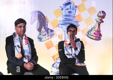 KOLKATA, INDE - 6 JANVIER : L'ancien grand maître indien Viswanathan Anand, cinq fois champion du monde, participe au tournoi TATA Steel Chess India après 6 longues années avec le grand maître indien R Praggnanandhaa lors de la cérémonie de tirage au sort le 6 janvier 2026 à Kolkata, en Inde. Photo de Samir Jana/Hindustan Times tirage au sort lors du tournoi TATA Steel Chess India Banque D'Images