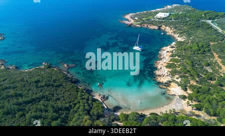 Vue sur la plage d'Ekmeksiz depuis, Seferihisar - Turquie Banque D'Images