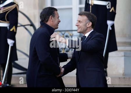 Coalition du Sommet volontaire à Paris, France Paris-Palais de lElysÃ e lors de la Coalition du Sommet volontaire sur les garanties de sécurité pour l'Ukraine, au Palais de l'Elysée à Paris le 6 janvier 2026 *** Coalition du Sommet volontaire à Paris, France Paris Palais de lElysÃ e lors de la Coalition du Sommet volontaire sur les garanties de sécurité pour l'Ukraine, au Palais de l'Elysée à Paris le 6 janvier 2026 Copyright : AntonioxBorga Banque D'Images