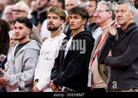 MUNICH, ALLEMAGNE - 07 JANVIER : Tom Bischof (FC Bayern Muenchen) lors du match de Turkish Airlines EuroLeague entre FC Bayern Muenchen vs Kosner Baskonia Vitoria-Gasteiz au SAP Garden lors de la 20e manche de Turkish Airlines EuroLeague le 07 janvier 2026 à Munich, Allemagne. Banque D'Images