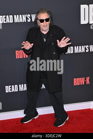 Los Angeles, États-Unis. 07 janvier 2026. Al Pacino arrive à la projection de « Dead Man’s Wire » à Los Angeles, qui s’est tenue à AMC The Grove 14 le 7 janvier 2026 à Los Angeles, CA. © Starbuck/ Credit : AFF/Alamy Live News Banque D'Images