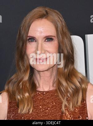 Los Angeles, États-Unis. 07 janvier 2026. Kelly Lynch arrive à la projection de « Dead Man's Wire » à Los Angeles, qui s'est tenue à AMC The Grove 14 le 7 janvier 2026 à Los Angeles, CA. © Starbuck/ Credit : AFF/Alamy Live News Banque D'Images