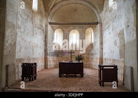 L'église fortifiée de Cisnadioara est un exemple exceptionnel d'architecture romane en Transylvanie Banque D'Images