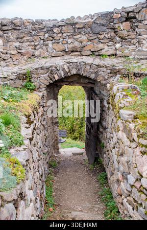 L'église fortifiée de Cisnadioara est un exemple exceptionnel d'architecture romane en Transylvanie Banque D'Images