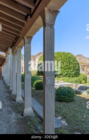 Le jardin de la Villa de Julia Felix (Praedia di Giulia Felice) une des plus grandes maisons et jardins occupant un bloc entier dans la ville romaine Pompéi. Banque D'Images