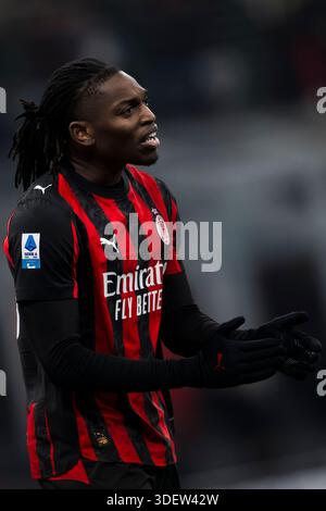 Rafael Leao de l'AC Milan réagit lors du match de football Serie A entre l'AC Milan et le Gênes CFC. Banque D'Images