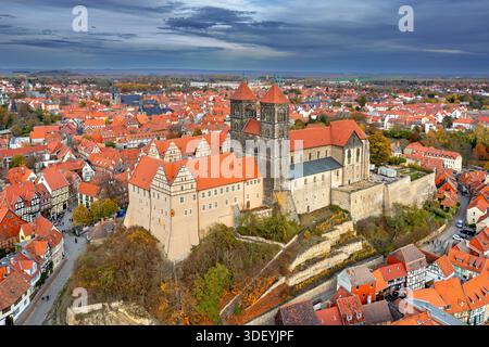 Château et abbaye de Quedlinburg / Reichsstift Quedlinburg, ancienne abbaye de chanoines séculaires dans la vieille ville de Quedlinburg, Saxe-Anhalt, Allemagne Banque D'Images