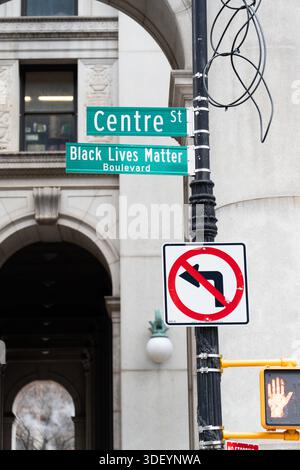 Le panneau indiquant Centre Street dans le centre-ville de Manhattan a également été nommé Black Lives Matter Boulevard à New York. Banque D'Images